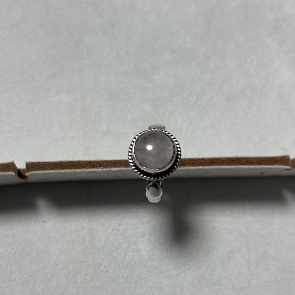 Elegant Silver Ring with Pink Stone - Picture 2 of 3